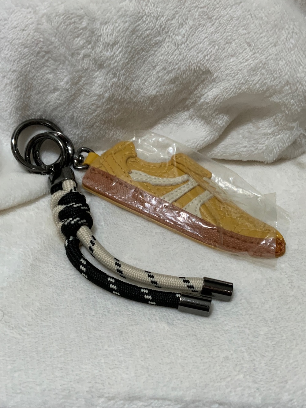 Steve Madden Yellow Sneaker Key & Card Holder Keychain